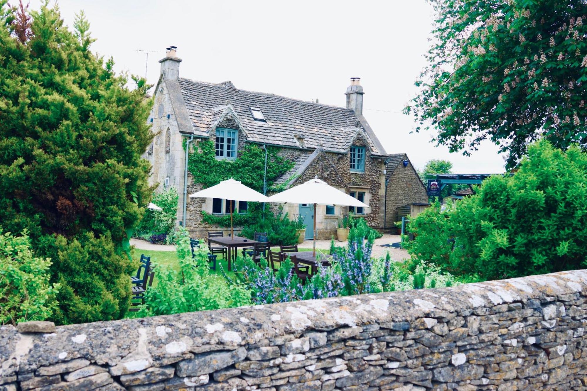 Отель The Ragged Cot Minchinhampton Экстерьер фото