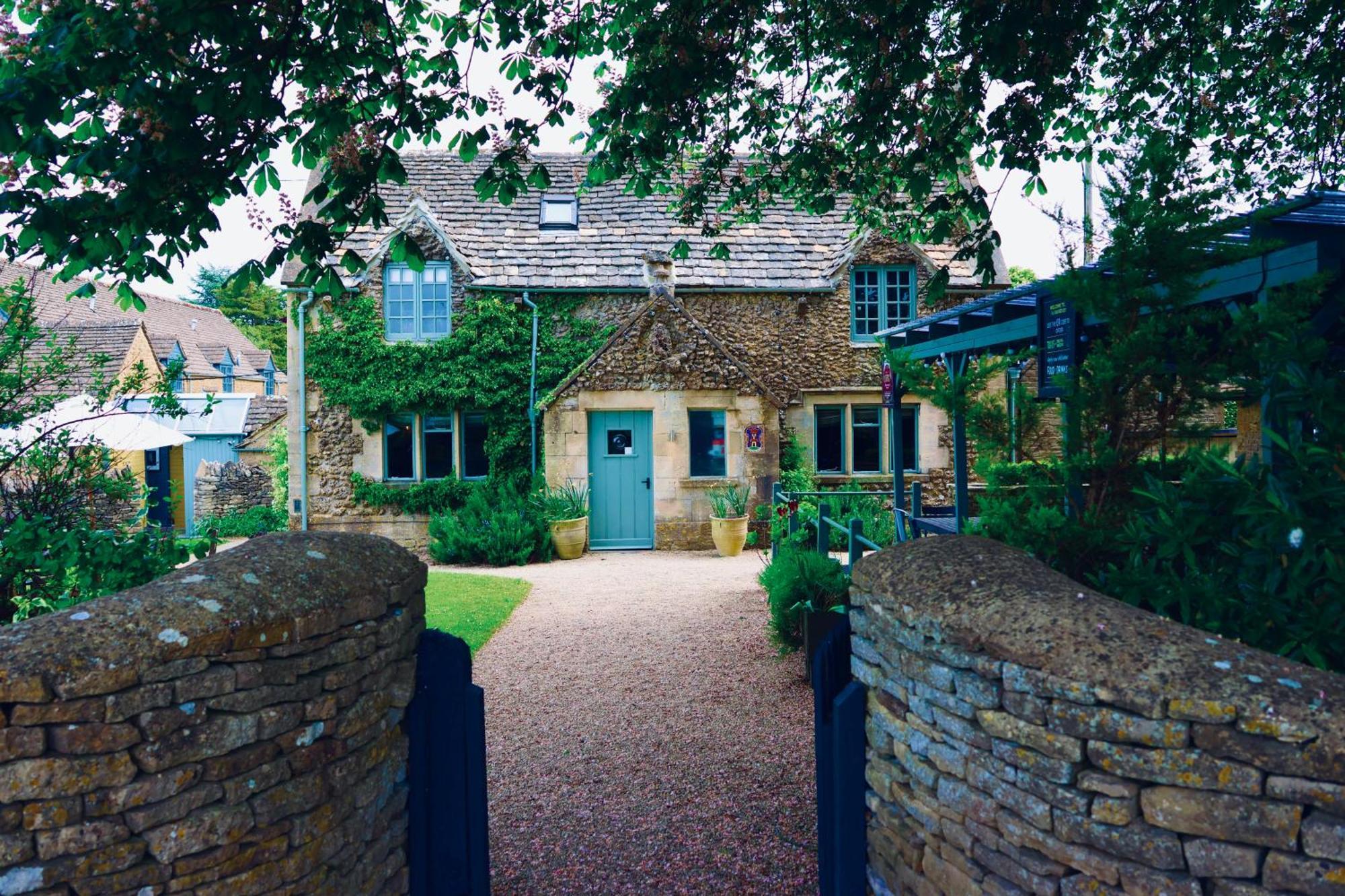 Отель The Ragged Cot Minchinhampton Экстерьер фото
