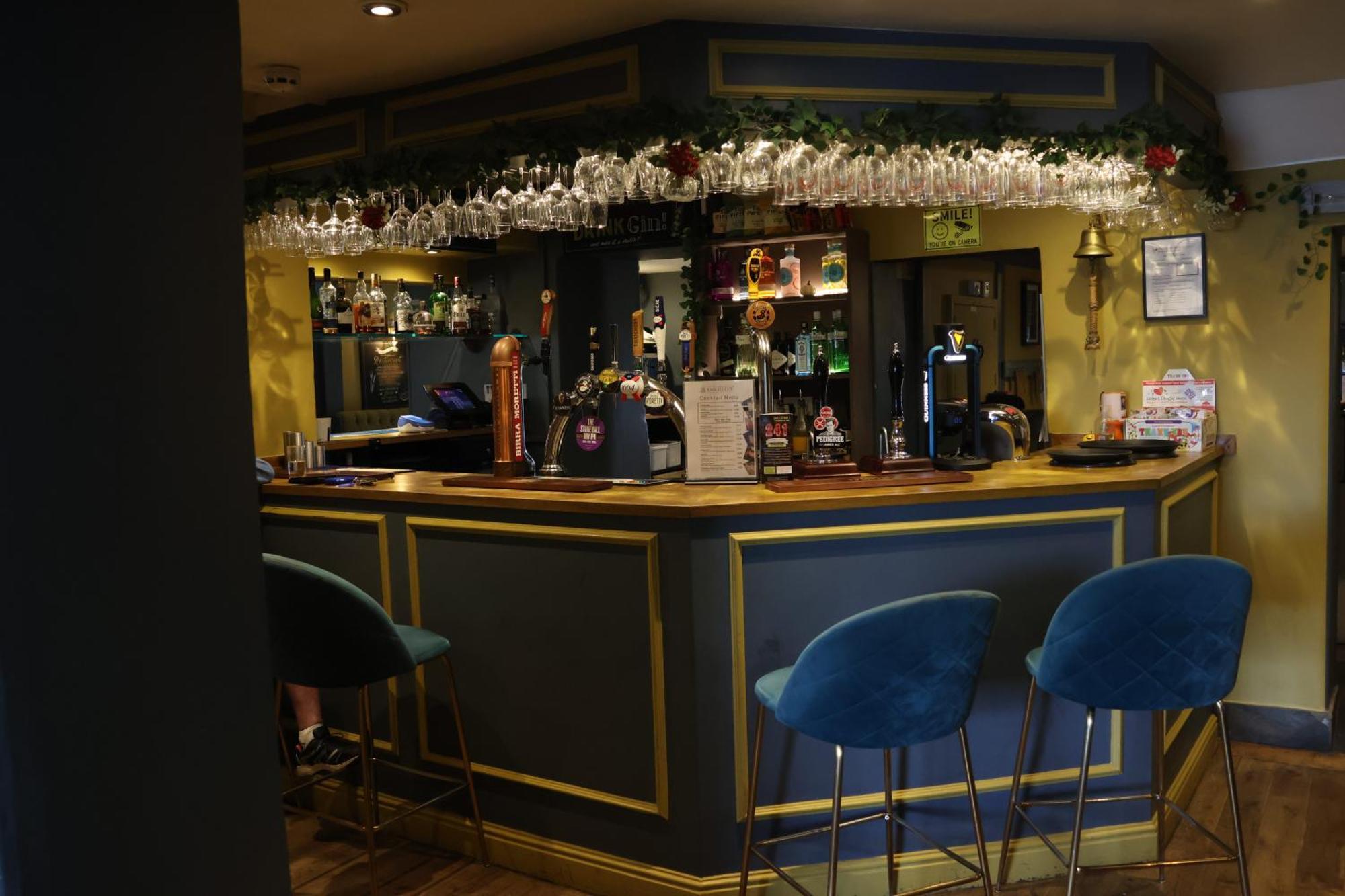 Отель The Ragged Cot Minchinhampton Экстерьер фото