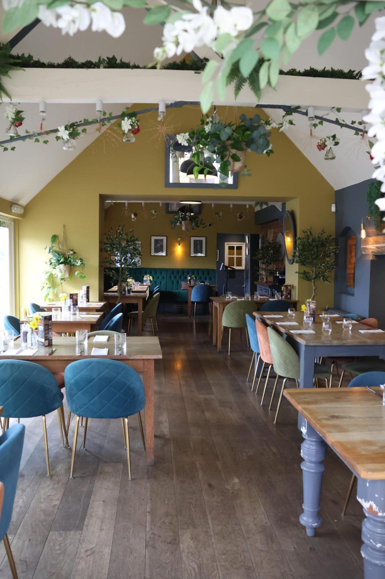 Отель The Ragged Cot Minchinhampton Экстерьер фото
